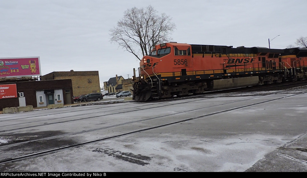 BNSF 5856